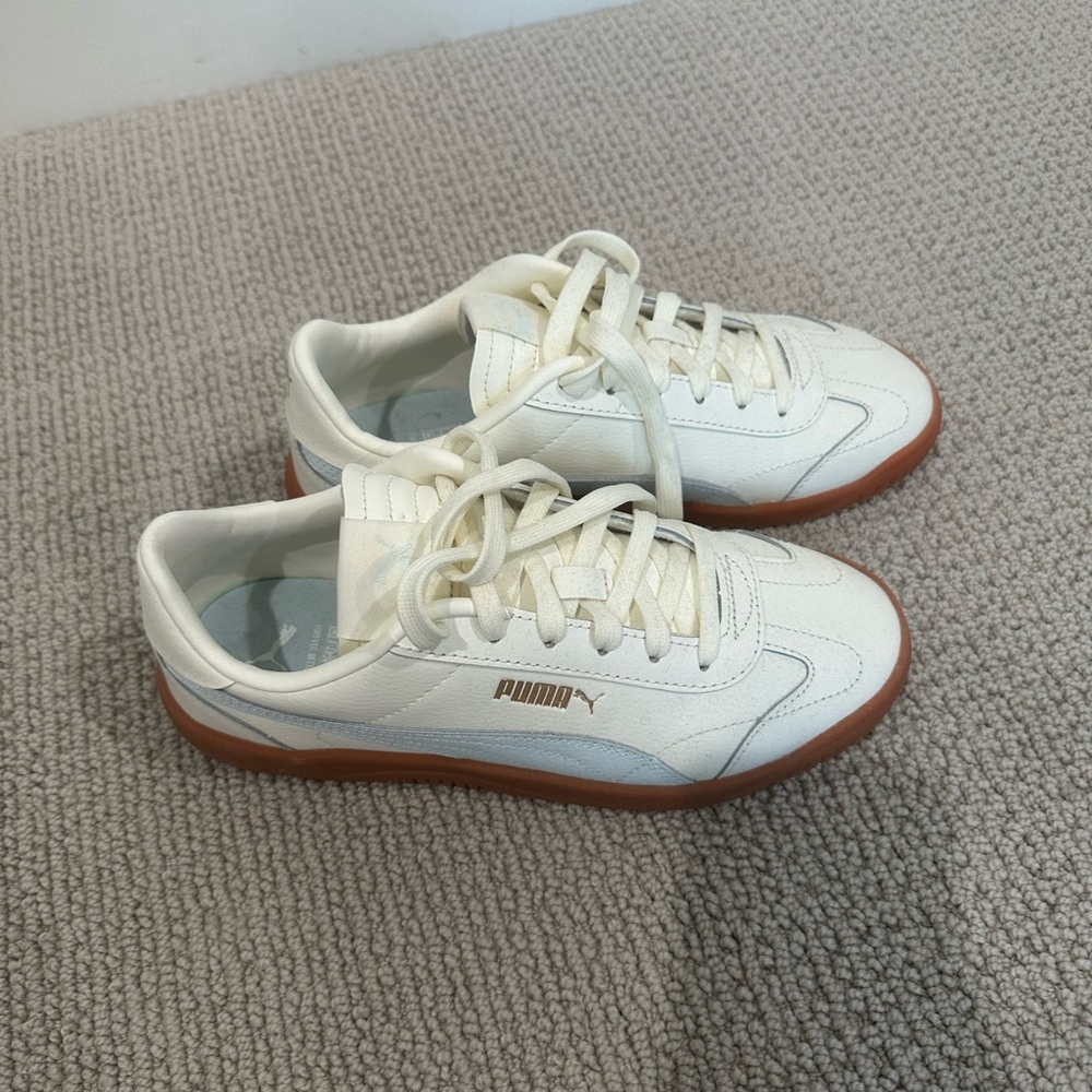 Puma women’s sneakers, 7.5